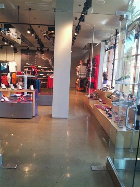 puma store las vegas